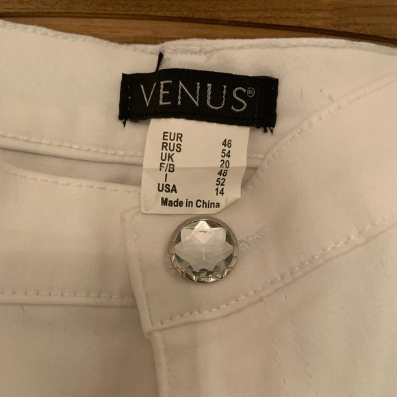 Venus painted floral jeans. Very stretchy! - Picture 4 of 4